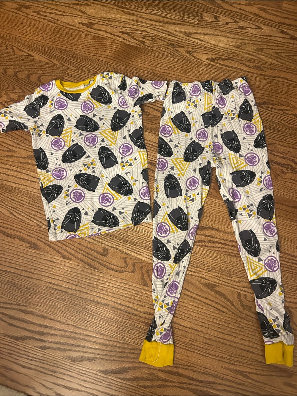 Boys Black Panther Print Pajama Set - Yellow & Purple Accents